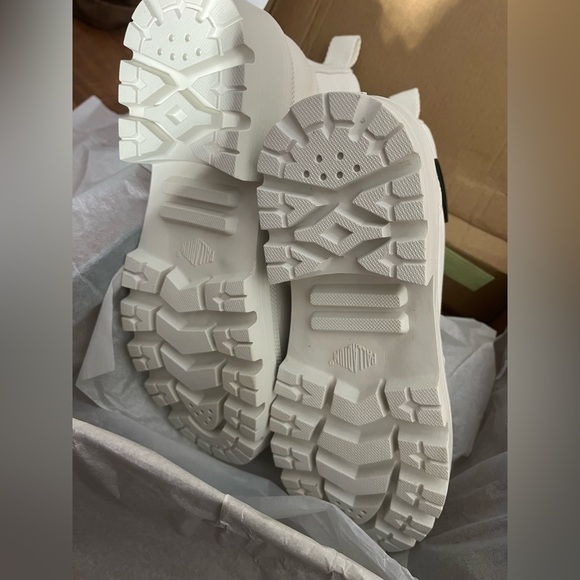 NIB Free People x Palladium Pallabase Twill Sneaker Boots in Star White - Picture 8 of 11